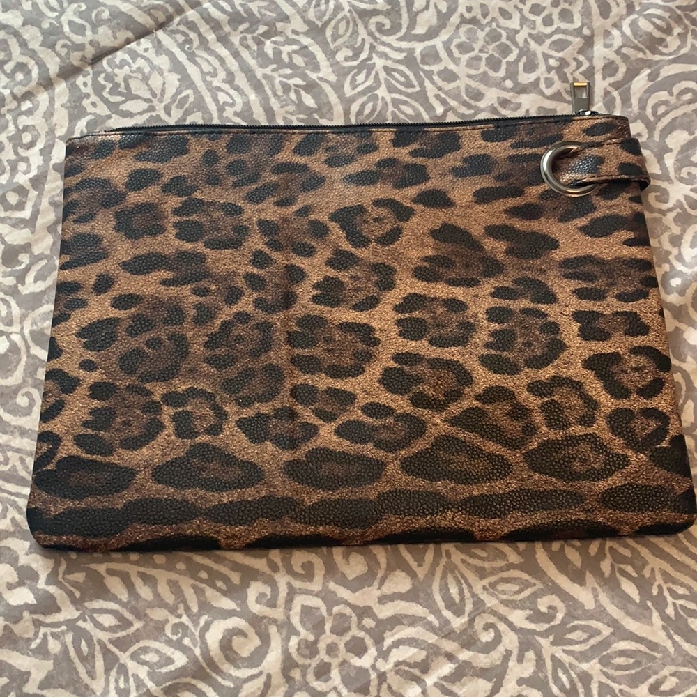 NWOT Leopard Clutch